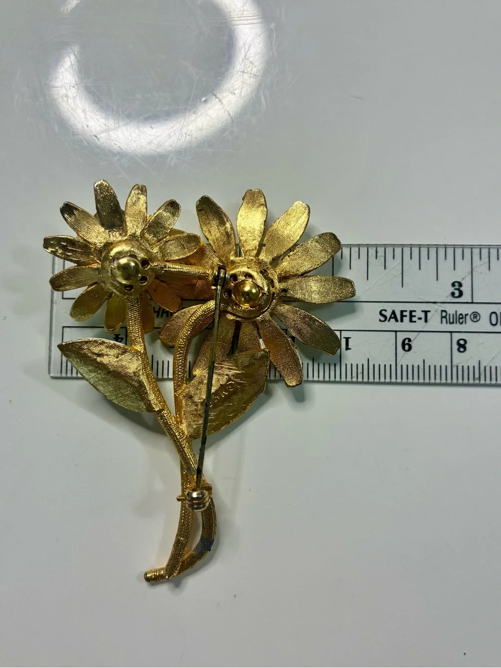 Retro Gold-Tone White Daisy Flower Brooch with Green Enamel Leaves MCM Hippie